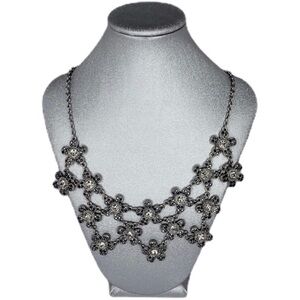 LIZ CLAIBORNE Statement piece Necklace Silver Rhinestones Three rows of flowers
